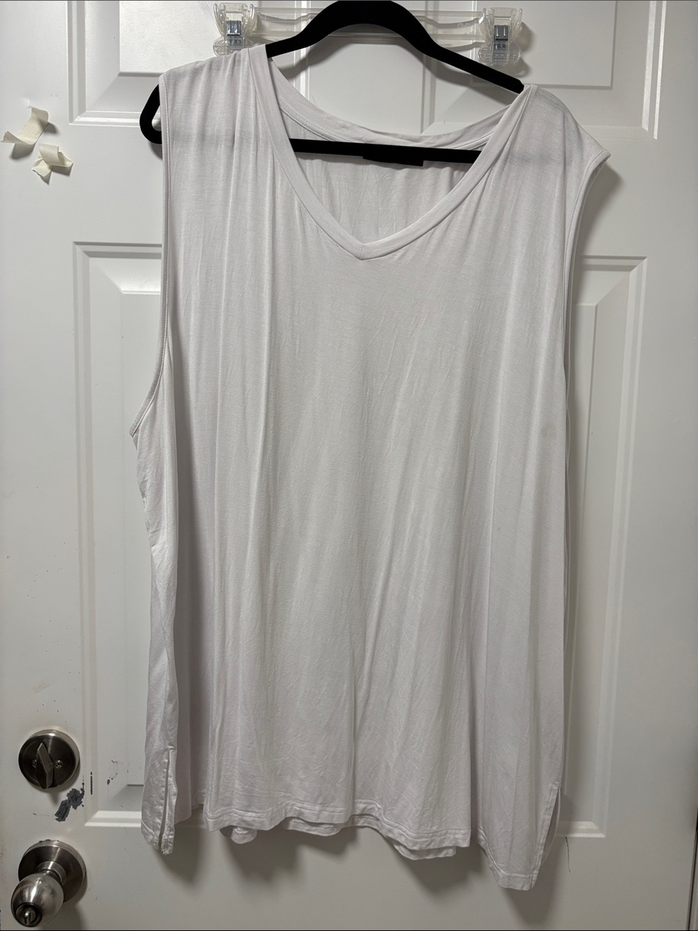 Lightweight White V-Neck Sleeveless Tank Top